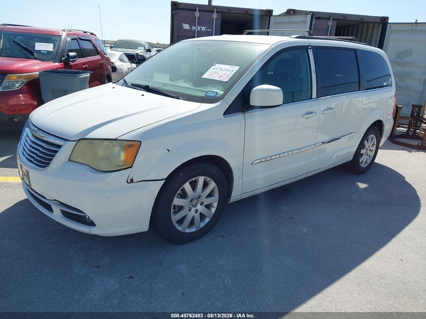 2013 CHRYSLER TOWN & COUNTRY auction photo 2