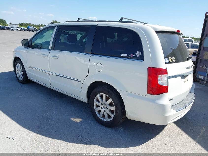 2013 CHRYSLER TOWN & COUNTRY auction photo 3