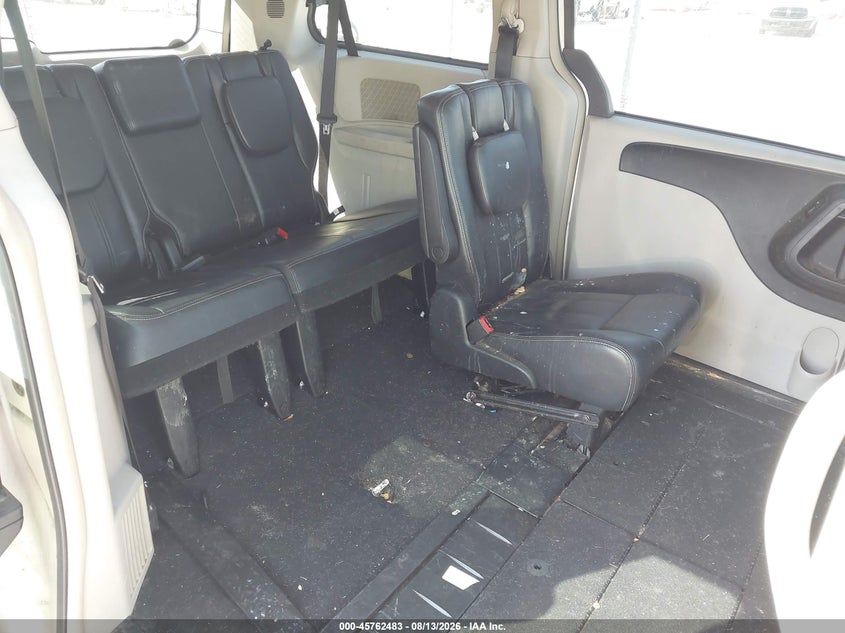 2013 CHRYSLER TOWN & COUNTRY auction photo 8