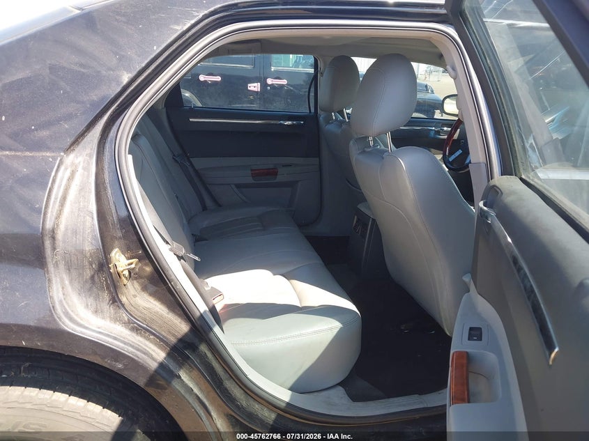 2006 CHRYSLER 300C auction photo 8