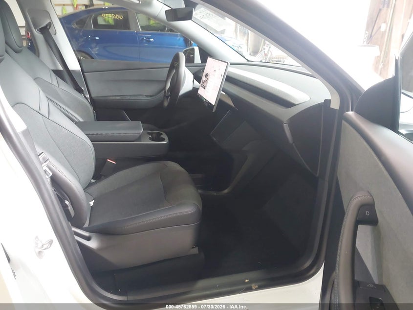 TESLA MODEL Y - zdjęcie 5