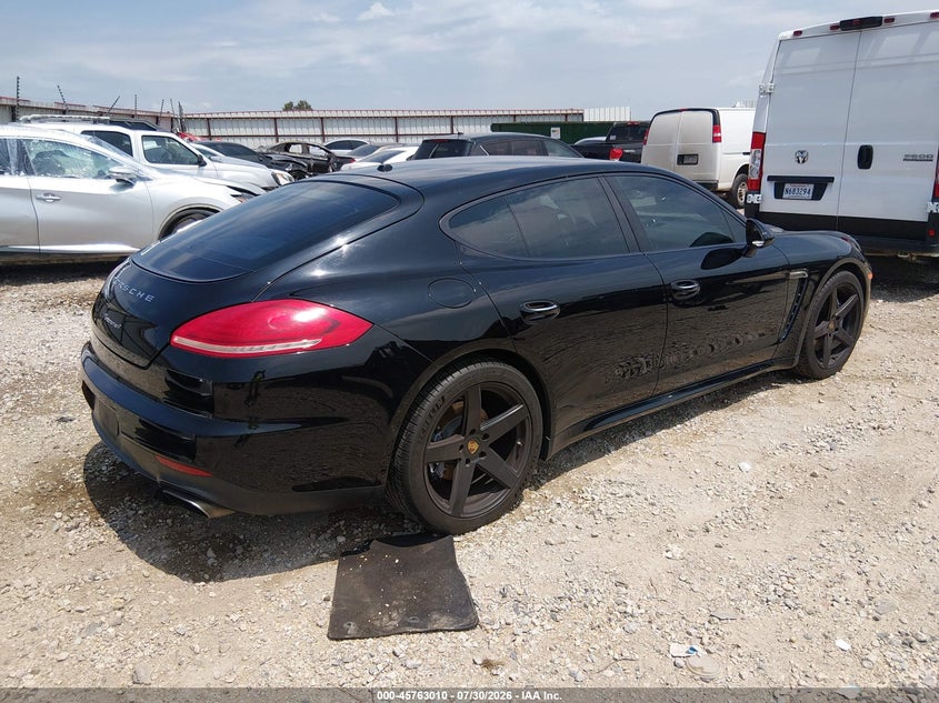 2014 PORSCHE PANAMERA auction photo 4