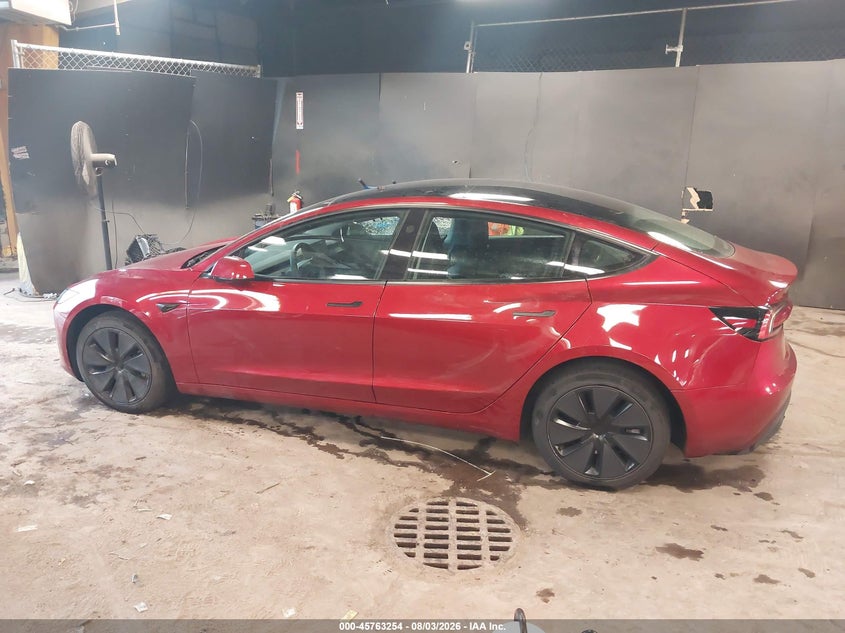 TESLA MODEL 3 - zdjęcie 14