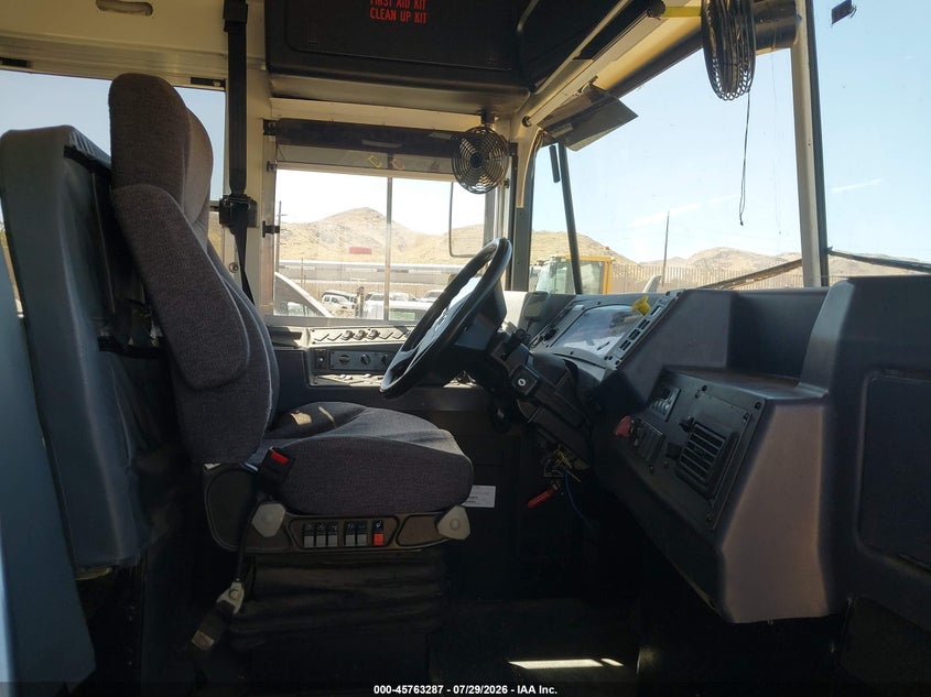 2015 BLUE BIRD SCHOOL BUS / TRANSIT BUS auction photo 5