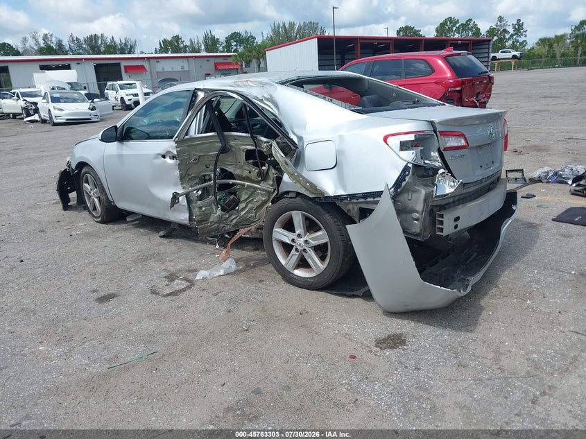 Vin: 4t1bf1fk8cu061465, lot: 46262052, toyota camry se 20123