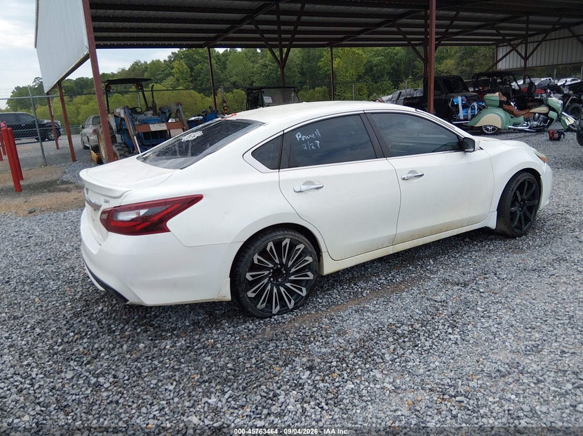 Vin: 1n4al3ap1hc255104, lot: 46262213, nissan altima 2.5 sr 20174