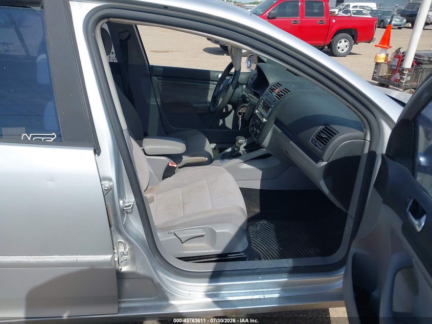 2008 VOLKSWAGEN RABBIT auction photo 5