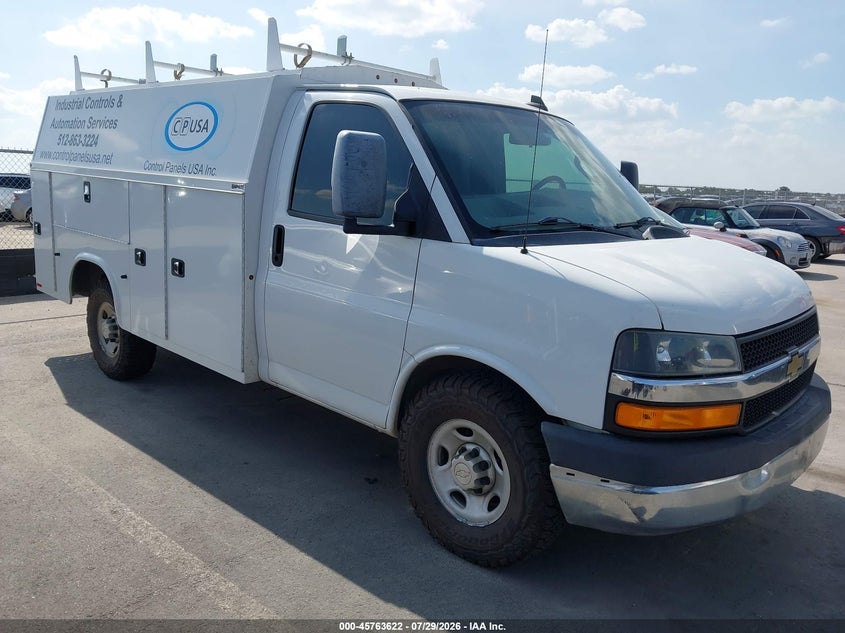 2019 CHEVROLET EXPRESS CUTAWAY 4500 auction photo 1