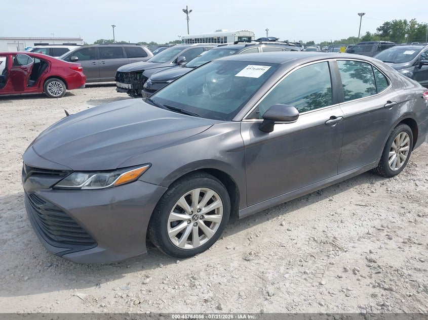 2020 Toyota Camry, Right Front, IAAI, VIN 4T1L11BK2LU013078 — photo 2