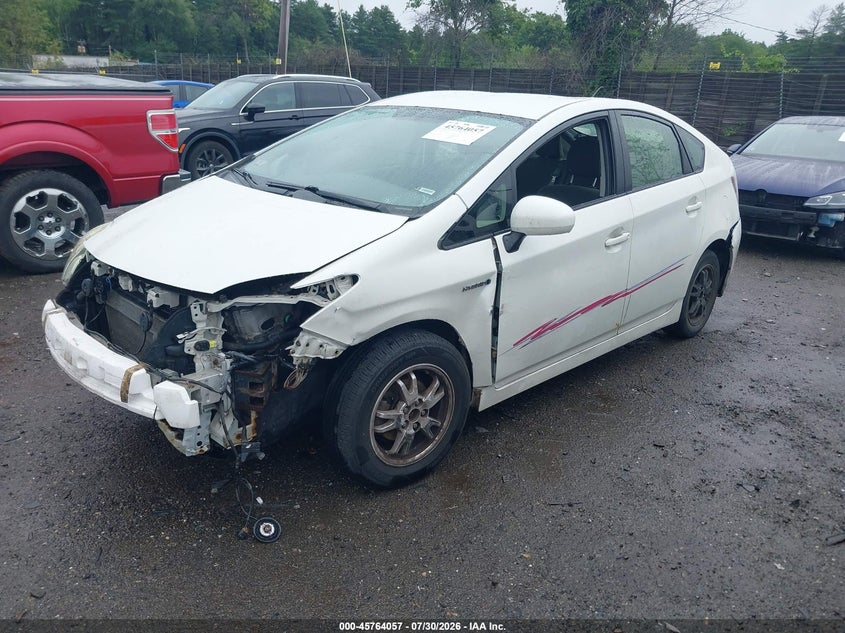 2014 TOYOTA PRIUS auction photo 2