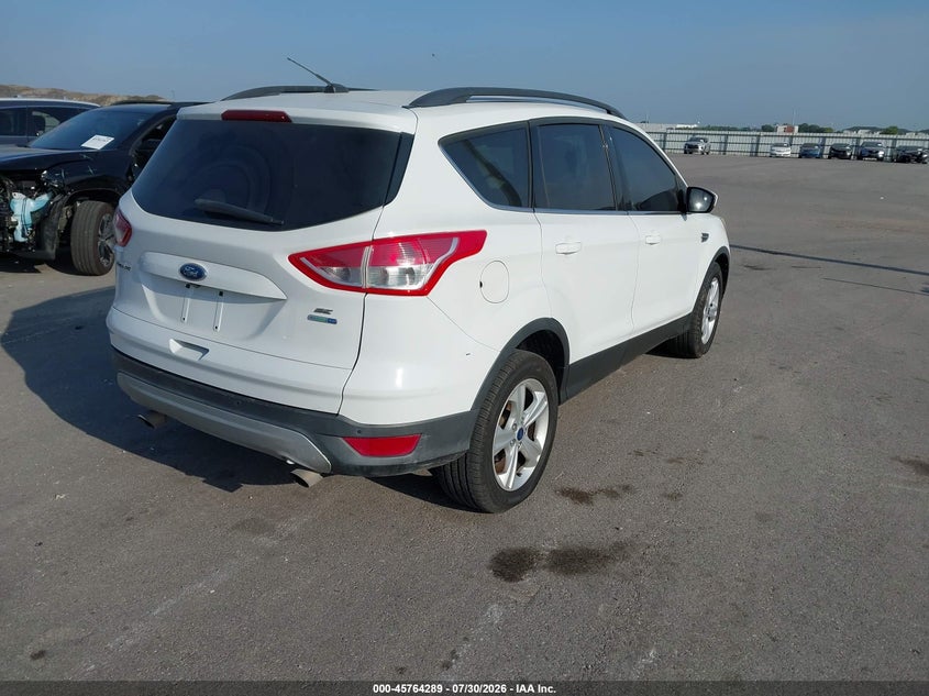 Vin: 1fmcu9gx6fua45191, lot: 46263038, ford escape se 20154