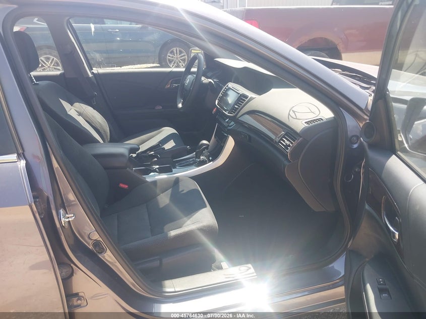 2017 HONDA ACCORD auction photo 5