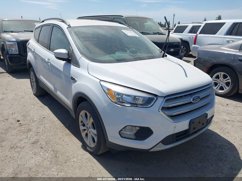 Vin: 1fmcu9gdxjud08555, lot: 46263843, ford escape se 20181