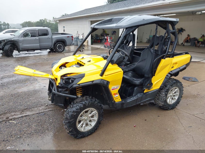 2014 CAN-AM COMMANDER