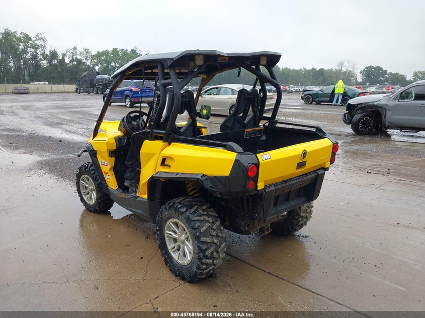 2014 CAN-AM COMMANDER auction photo 3