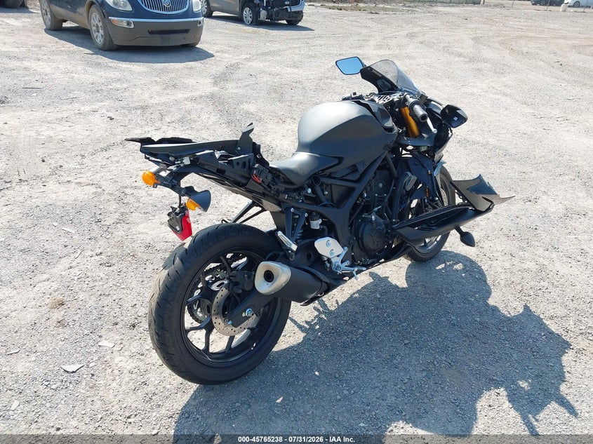 2019 YAMAHA YZFR3 auction photo 4