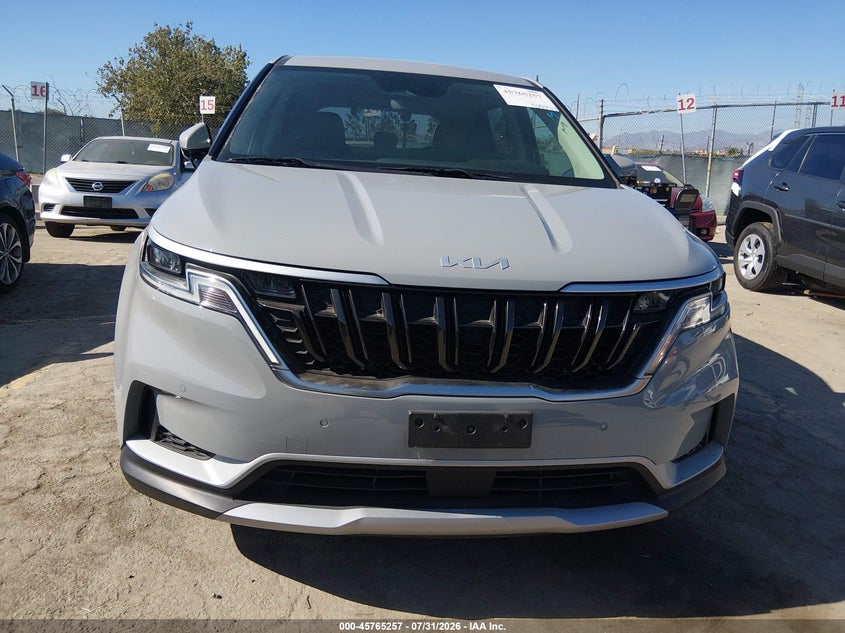2024 KIA CARNIVAL MPV auction photo 6