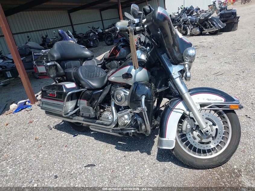2011 HARLEY-DAVIDSON FLHTCU auction photo 1