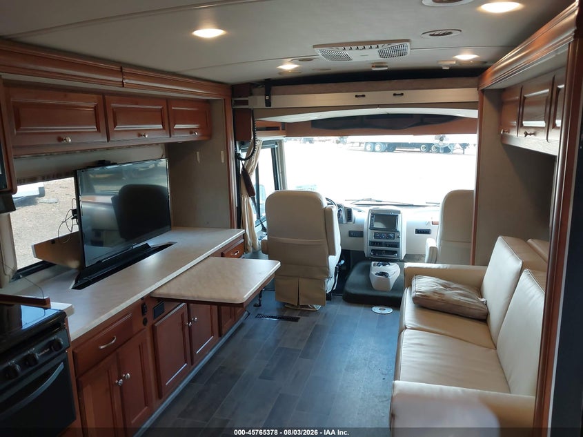 2019 WINNEBAGO SUNSTAR / F53 auction photo 5