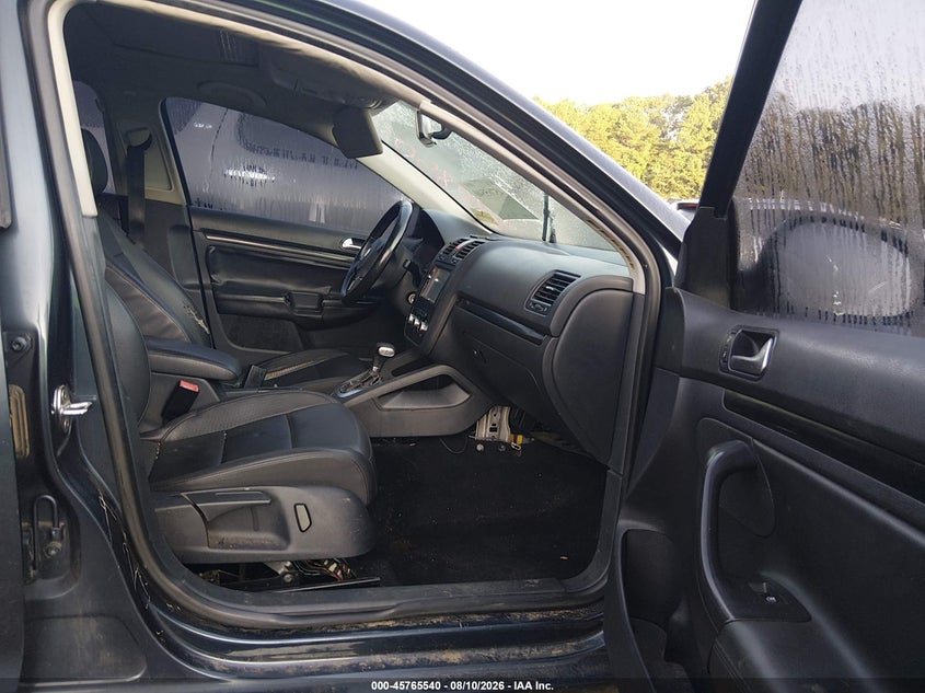 2010 VOLKSWAGEN JETTA auction photo 5