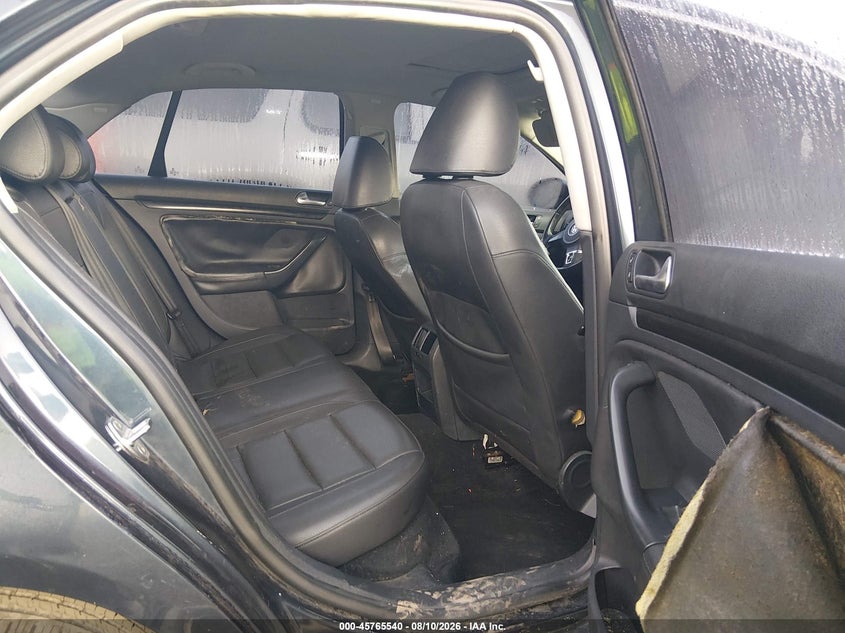 2010 VOLKSWAGEN JETTA auction photo 8