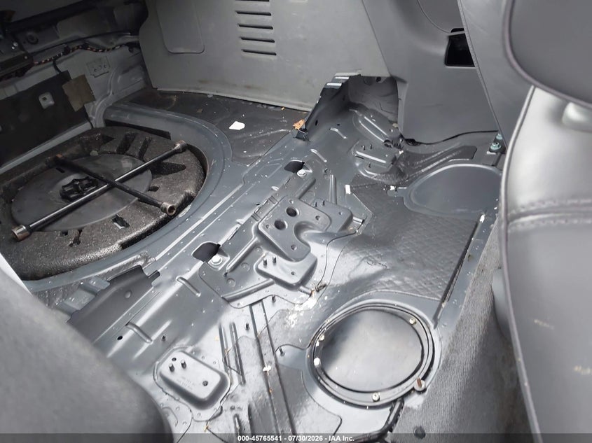 2004 AUDI TT auction photo 8