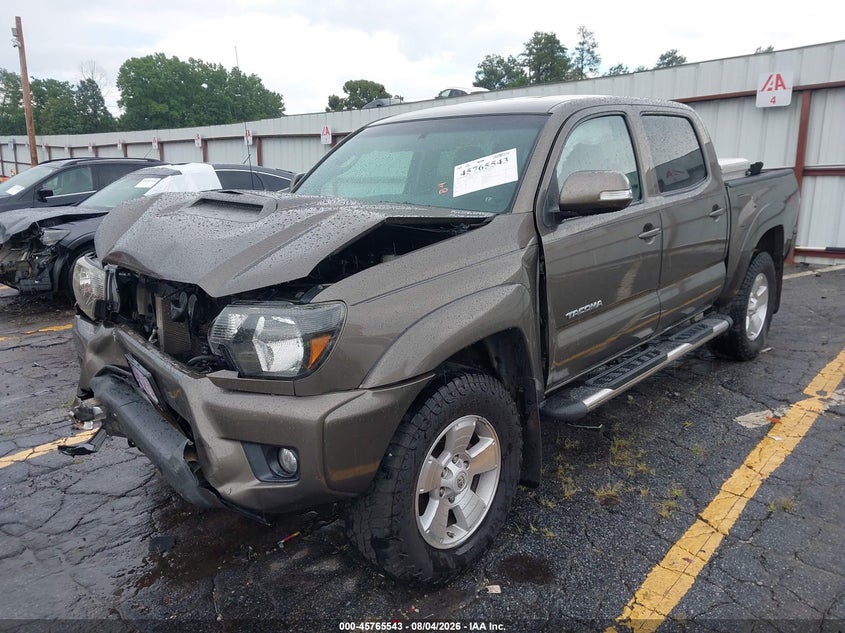 2015 TOYOTA TACOMA auction photo 2