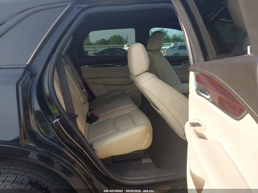 2017 CADILLAC XT5 auction photo 8