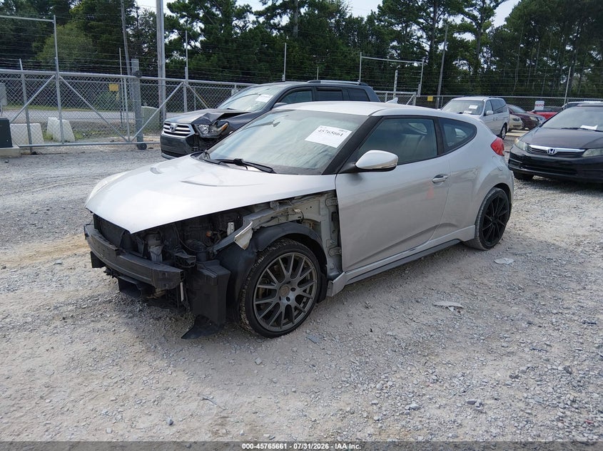 2013 HYUNDAI VELOSTER auction photo 2