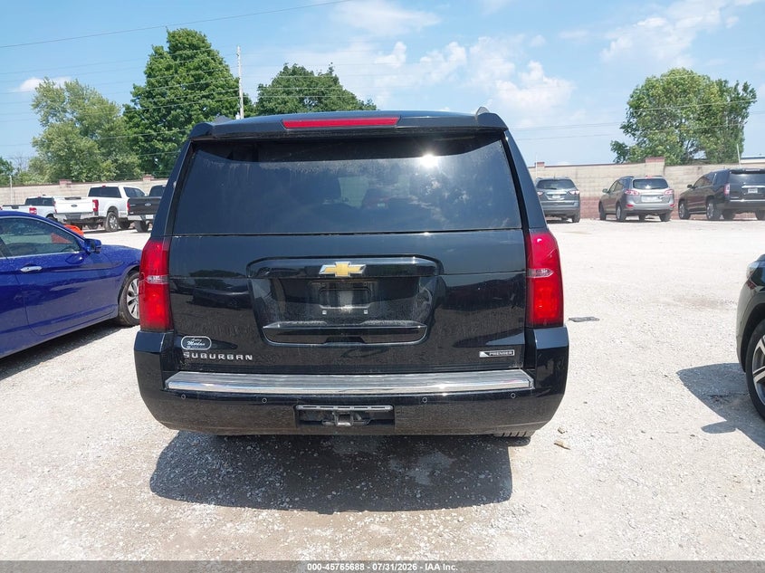 CHEVROLET SUBURBAN - zdjęcie 13