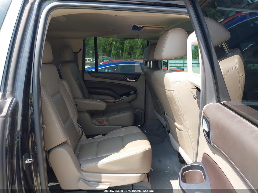 CHEVROLET SUBURBAN - zdjęcie 7