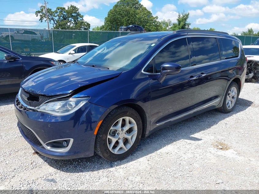 Vin: 2c4rc1bg2hr823335, lot: 46264682, chrysler pacifica touring-l 20172