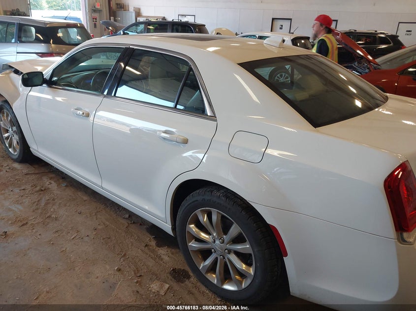 Vin: 2c3ccarg7jh181898, lot: 46264932, chrysler 300 touring l awd 20183