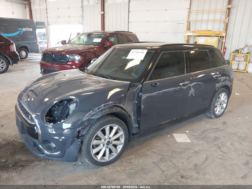 2017 MINI CLUBMAN auction photo 2