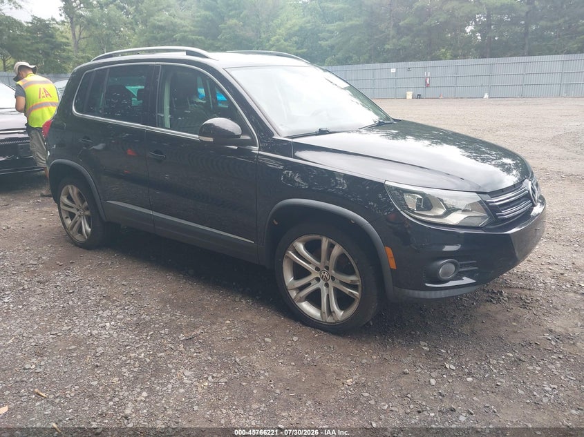 2013 VOLKSWAGEN TIGUAN auction photo 1