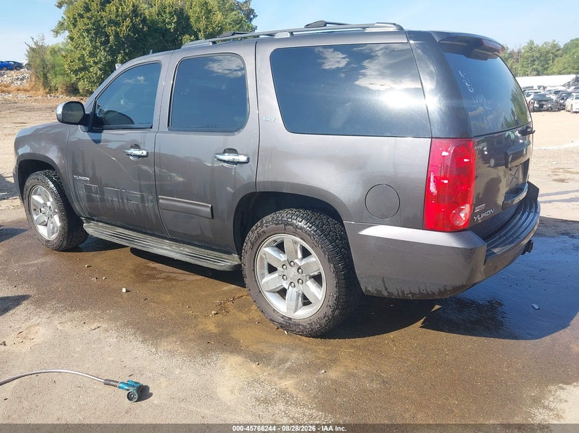 2010 GMC YUKON auction photo 3