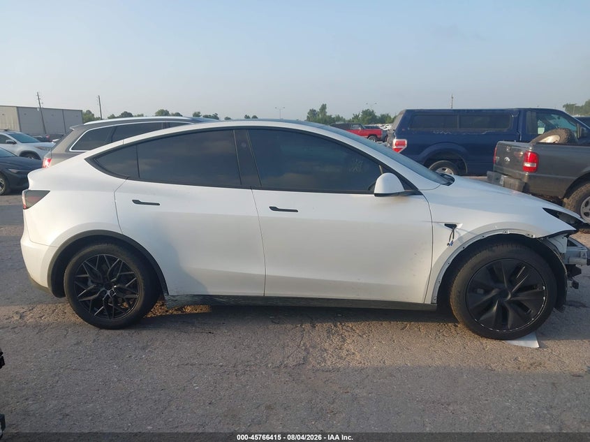 TESLA MODEL Y 2025 VIN 7SAYGDED6SA356085