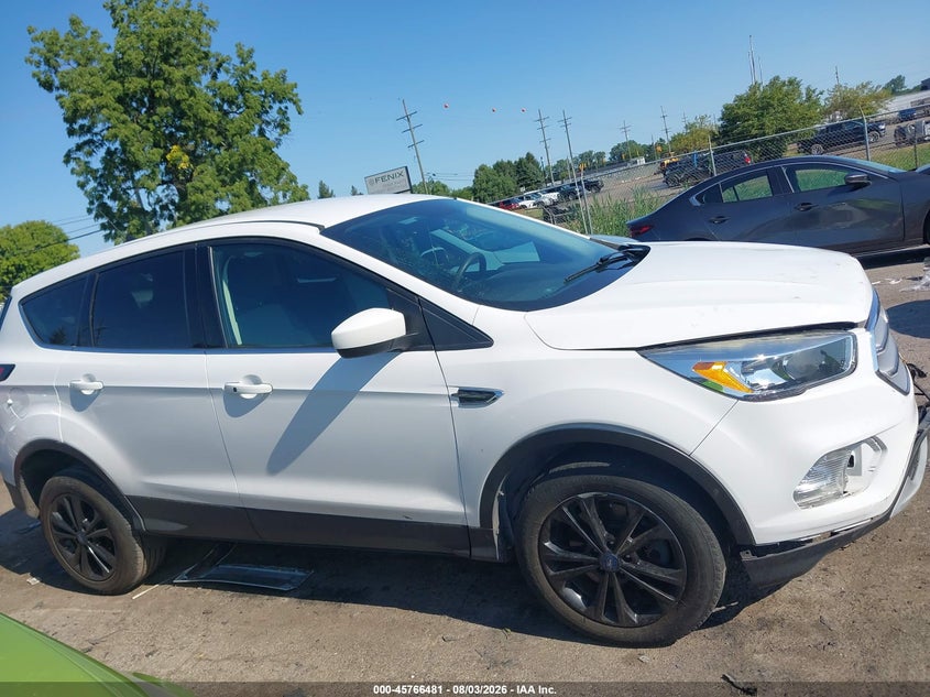 2019 FORD ESCAPE SE · Фото 13