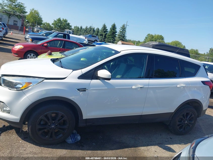 2019 FORD ESCAPE SE · Фото 14