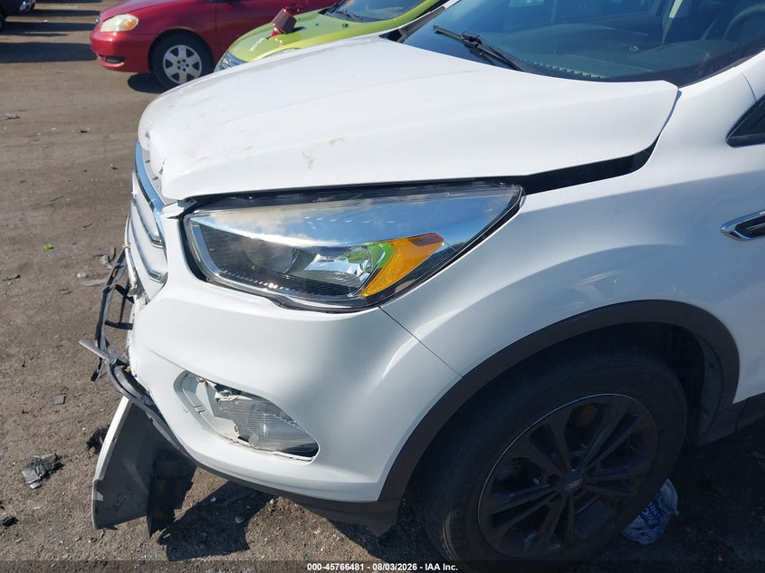 2019 FORD ESCAPE SE · Фото 17