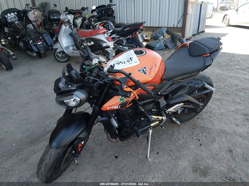2025 TRIUMPH MOTORCYCLE STREET TRIPLE auction photo 2