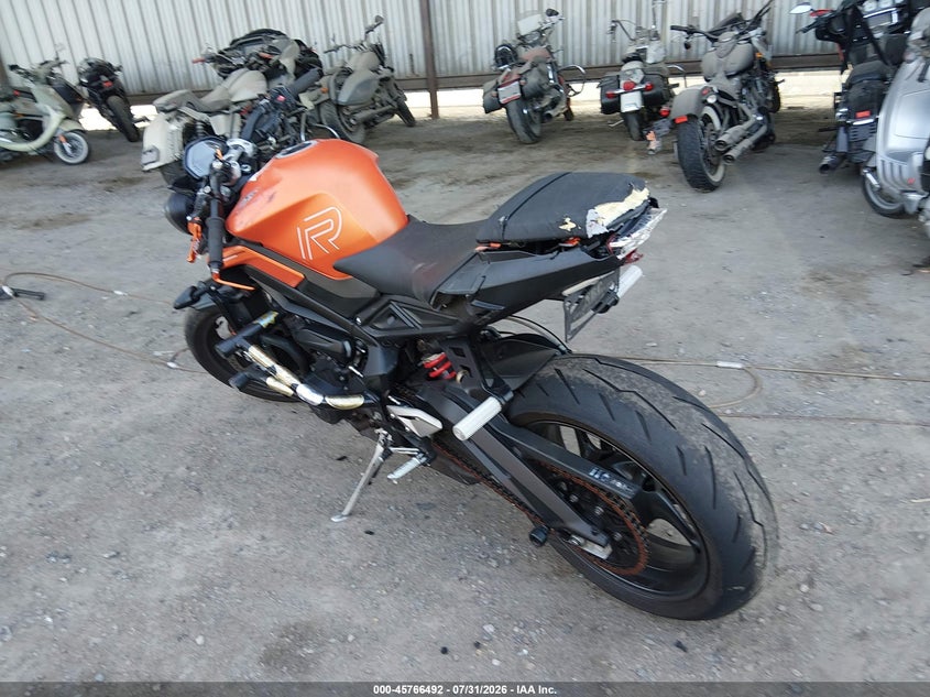 2025 TRIUMPH MOTORCYCLE STREET TRIPLE auction photo 3