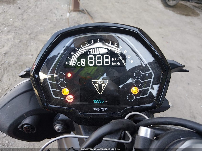 2025 TRIUMPH MOTORCYCLE STREET TRIPLE auction photo 7