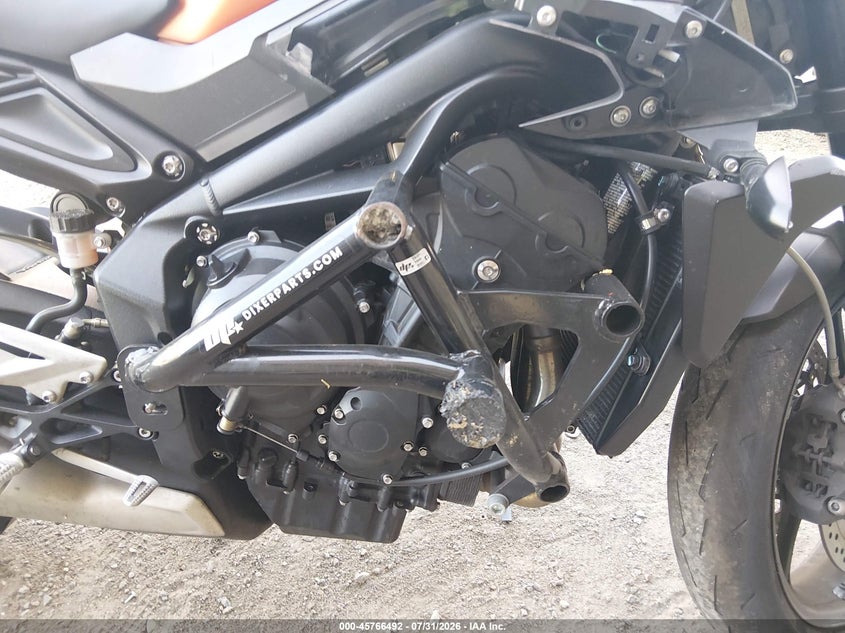 2025 TRIUMPH MOTORCYCLE STREET TRIPLE auction photo 8