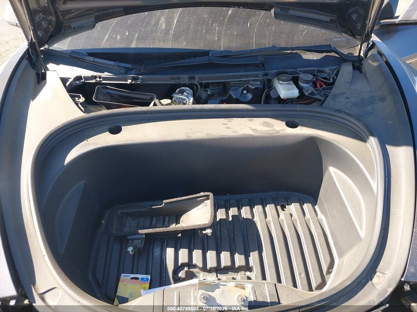 TESLA MODEL 3 - zdjęcie 10