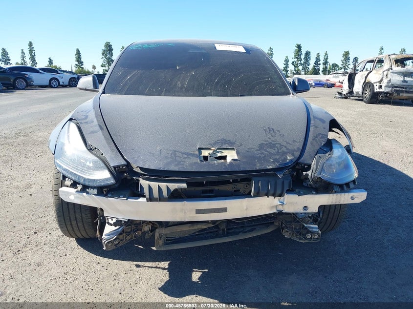 TESLA MODEL 3 - zdjęcie 13