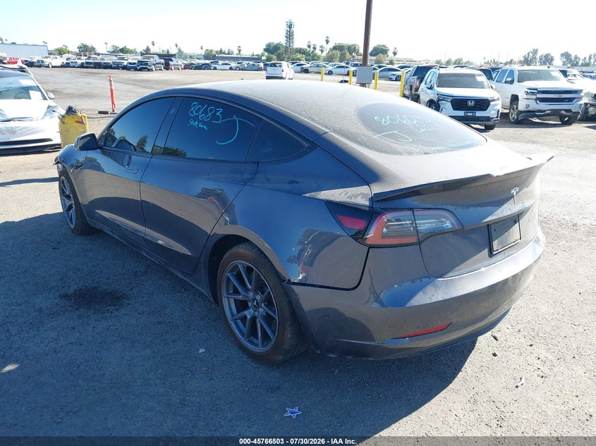 TESLA MODEL 3 - zdjęcie 3