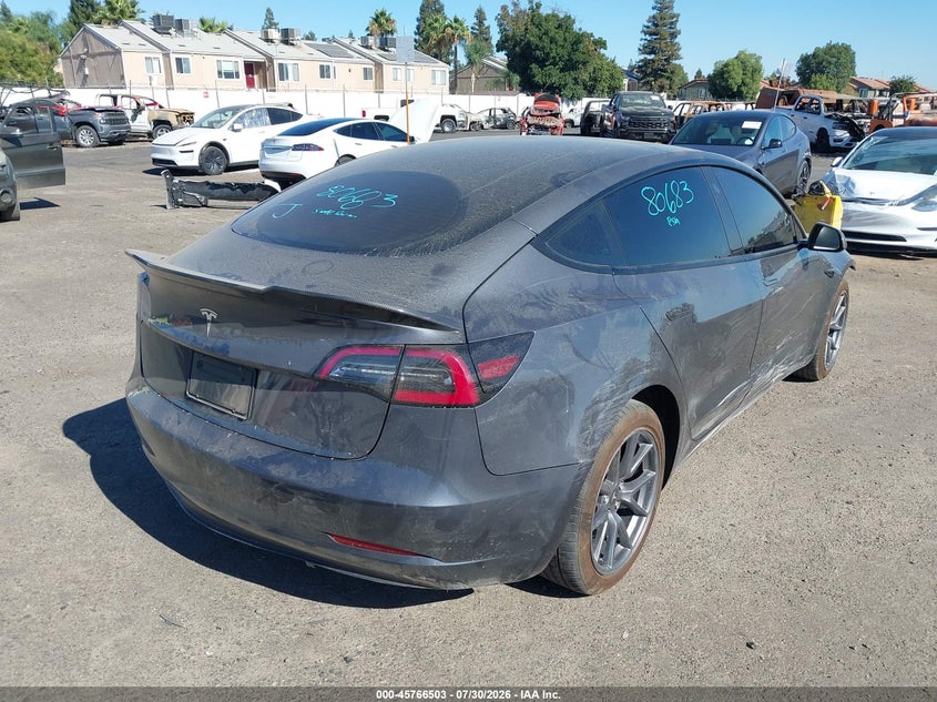 TESLA MODEL 3 - zdjęcie 4