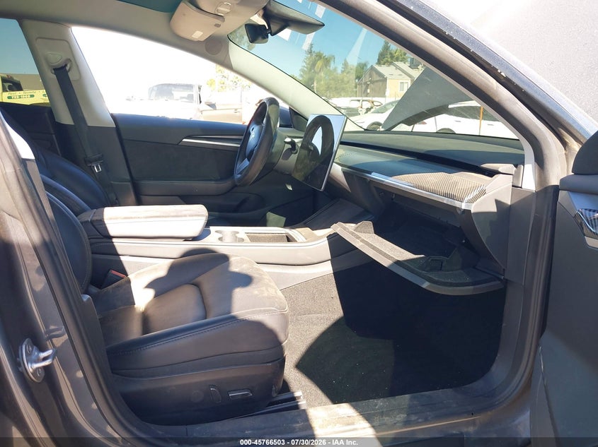 TESLA MODEL 3 - zdjęcie 5