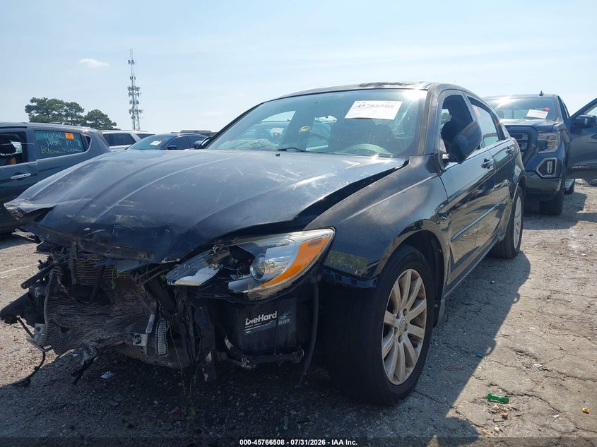 2011 CHRYSLER 200 auction photo 6